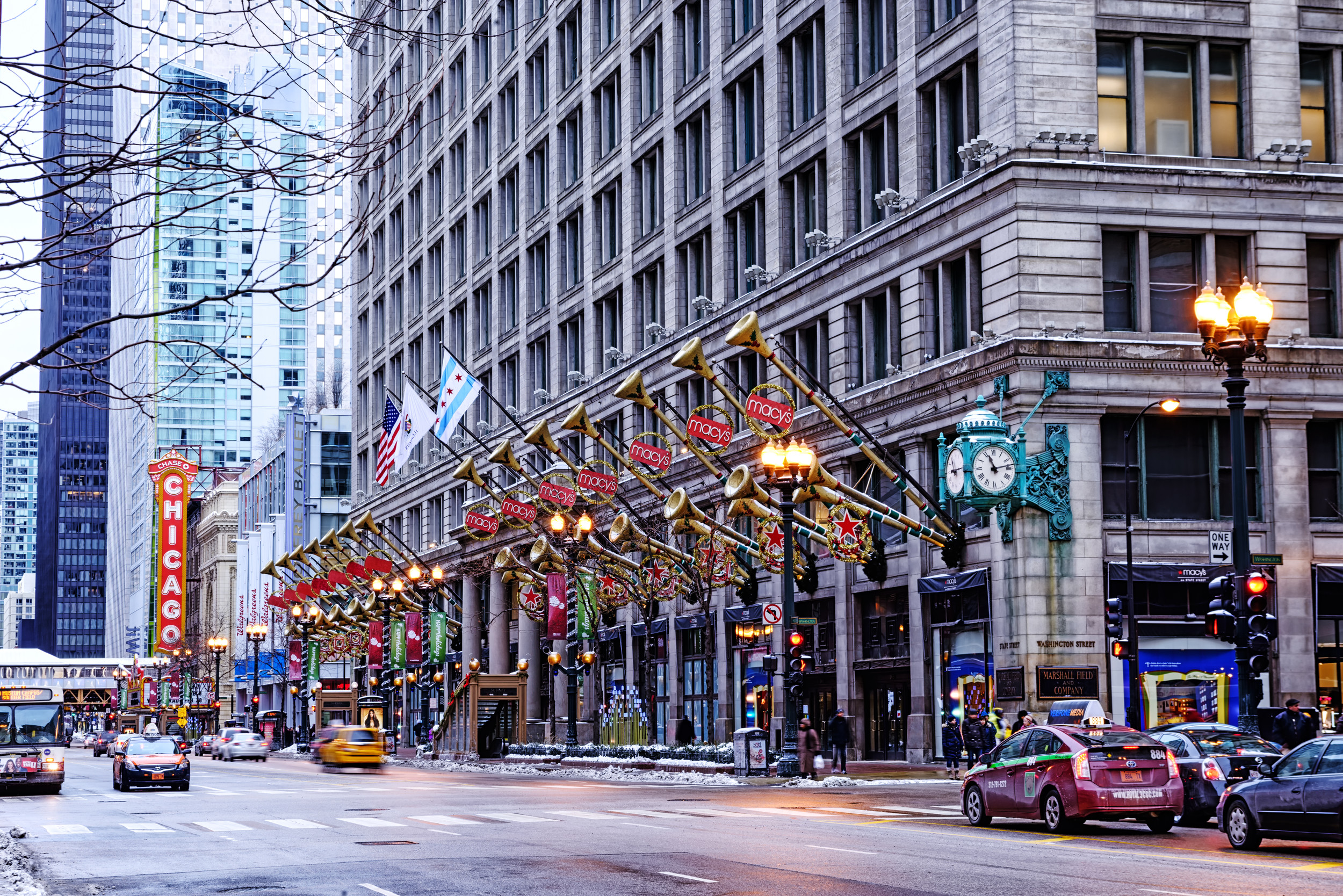 Spending the holiday season in Chicago? Here’s what to do Wintrust